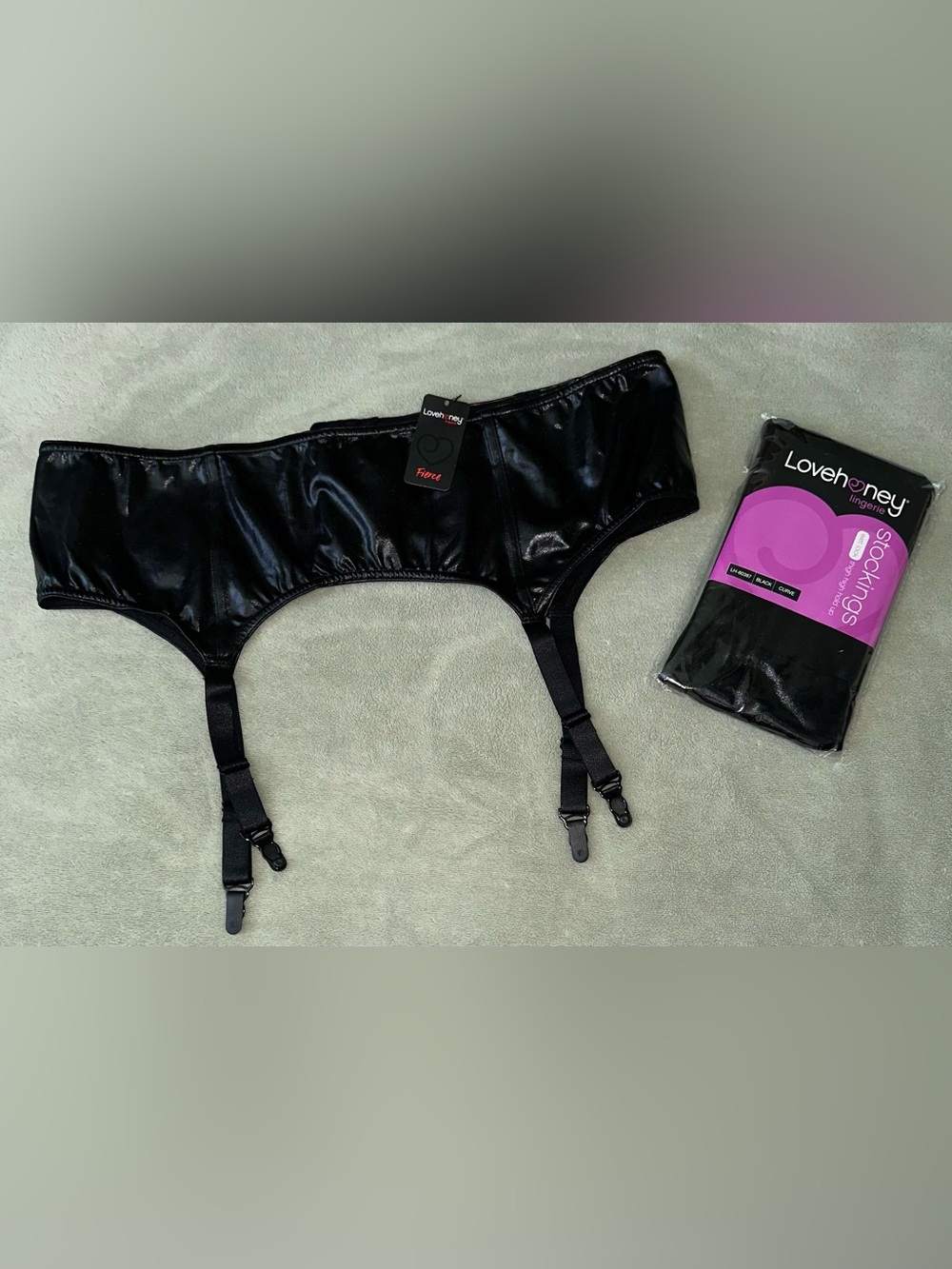 Lovehoney Curvy 5X/6X Black Wet Look Suspender Belt and Curve Stockings - NEW